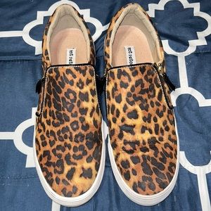 Women’s not rated slip on sneakers size 10